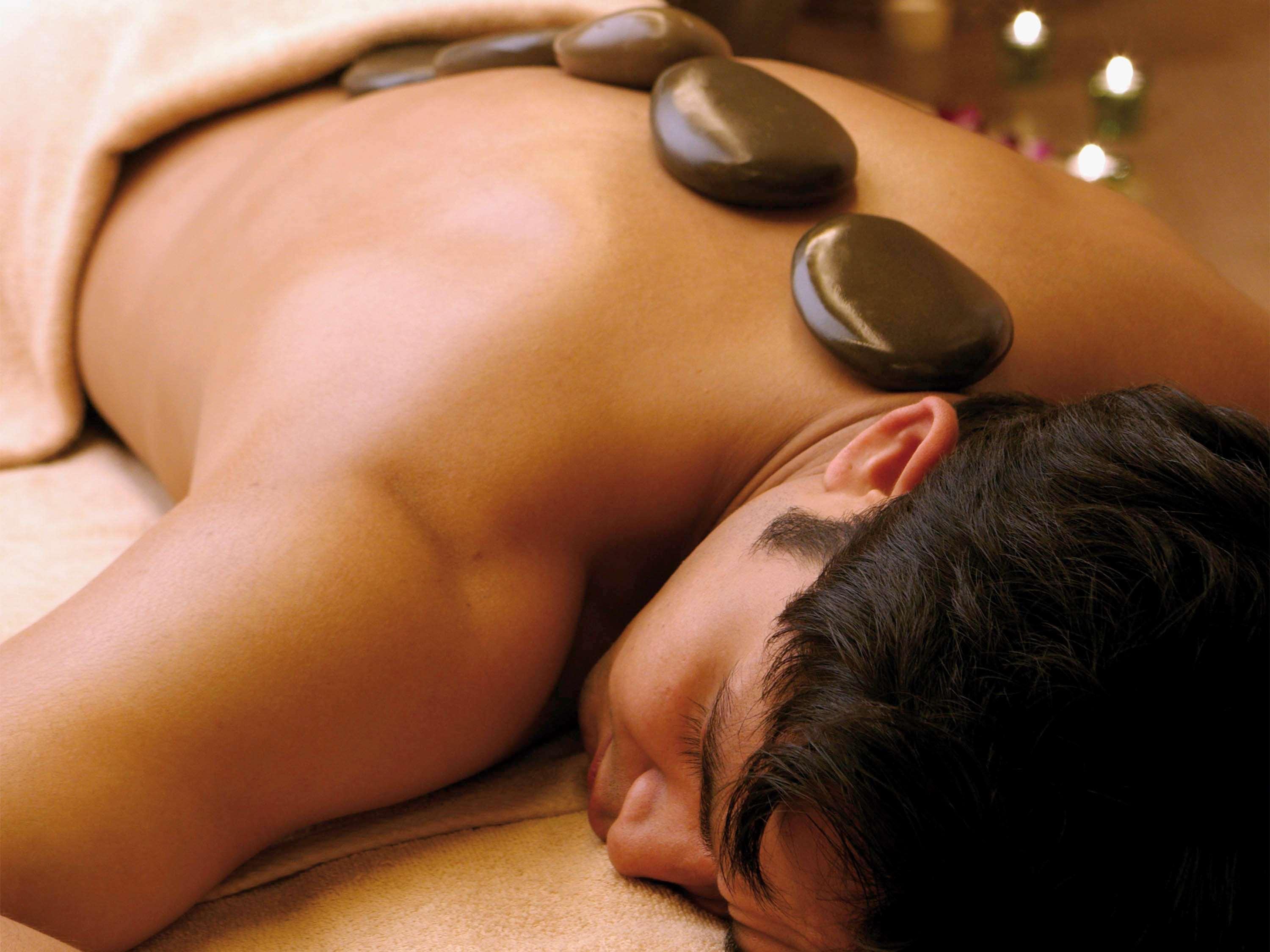 Mövenpick Hotel&Resort Al Bida'a Kuwait Salmiya Exterior foto Hot stone massage