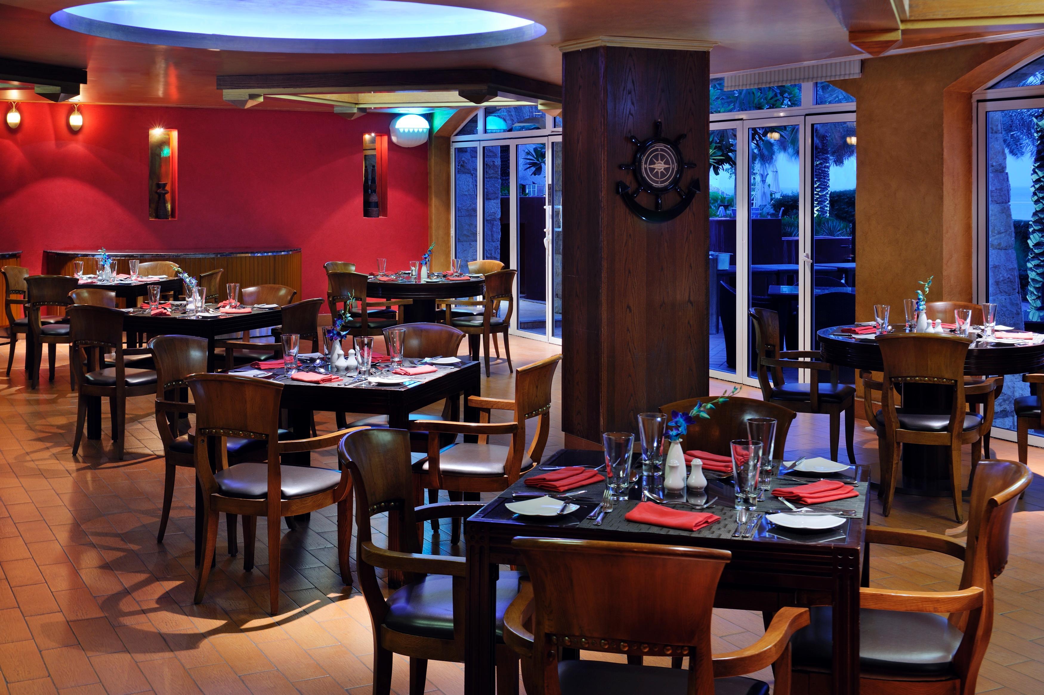 Mövenpick Hotel&Resort Al Bida'a Kuwait Salmiya Exterior foto The interior of the restaurant